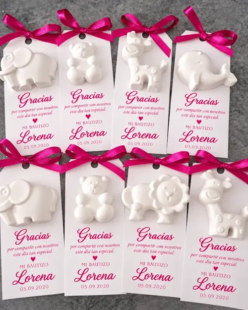 Animalitos de yeso en tarjetas de agradecimiento para bautizo